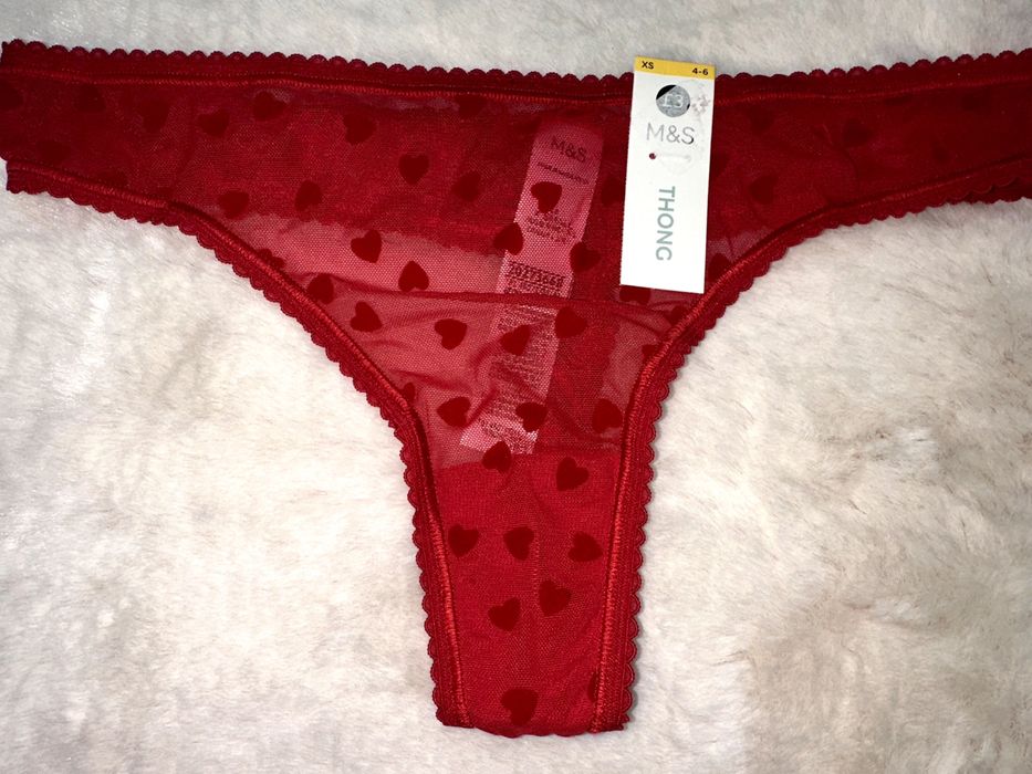Marks & Spencer czerwone stringi nowe XS