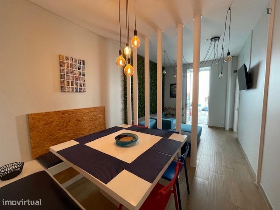 Quarto - localizado em São Sebastião Lisbon