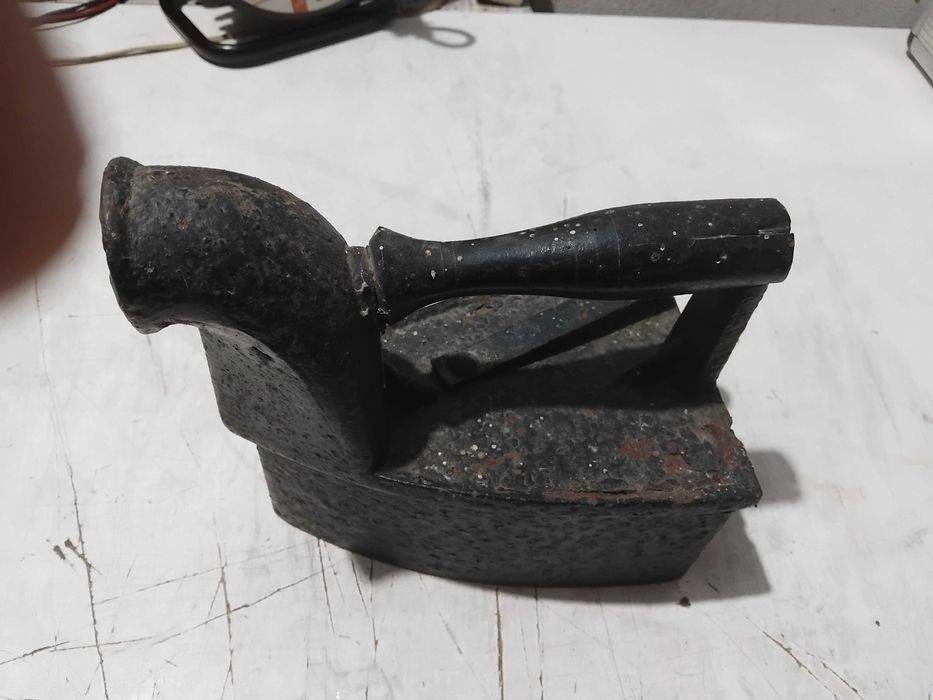 Ferro a Carvão Chaminé