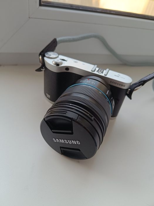 Фотоапарат беззеркалка Samsung NX 300