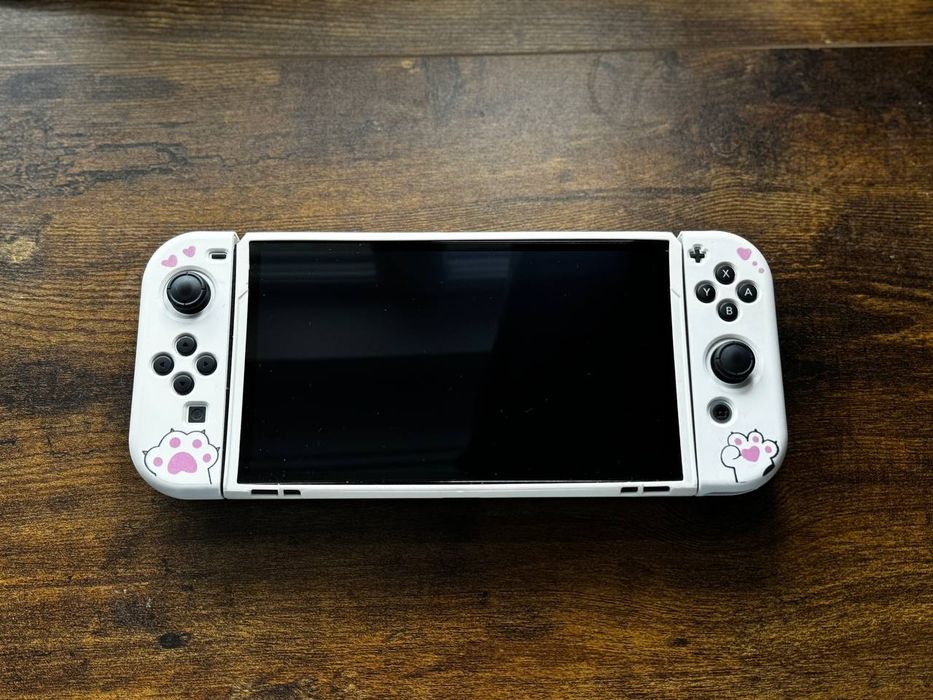 Nintendo Switch OLED + Animal Crossing...