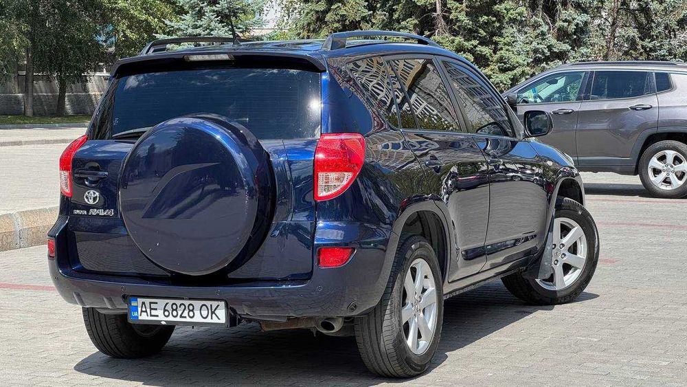 Toyota RAV 4  Автомат повний привід газ бензин 2008