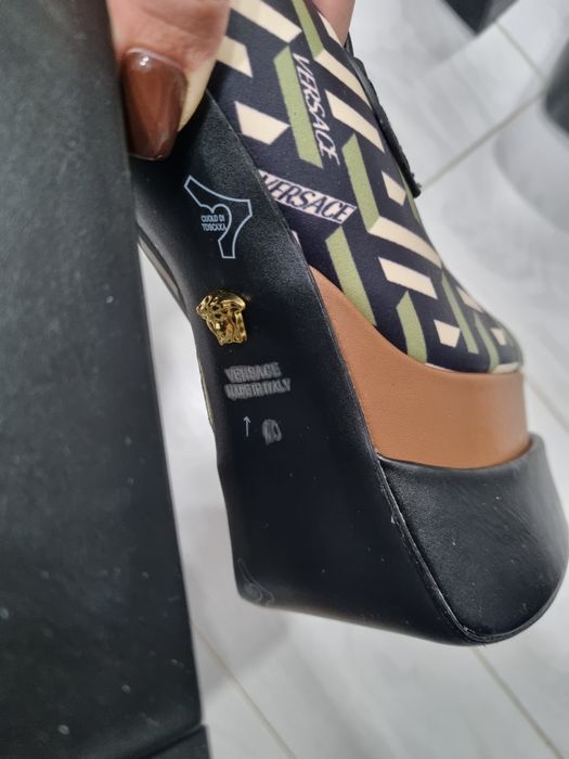 Шикарные туфли Versace