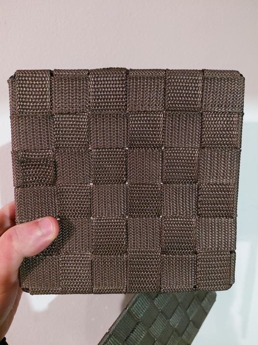 Cesto pequeno de arrumação 4€