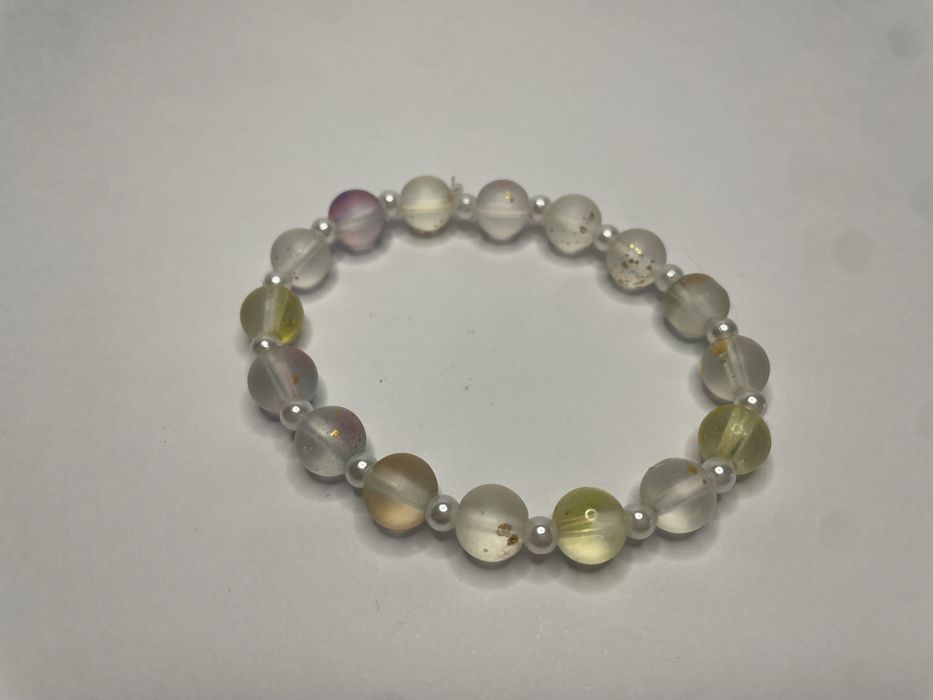 Bransoletka ręcznie robiona.