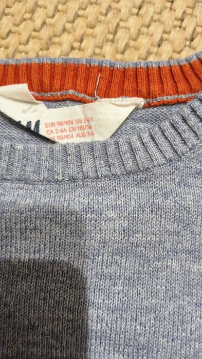 Sweterek w serek niebiesko granatowy H&M rozm.98/104