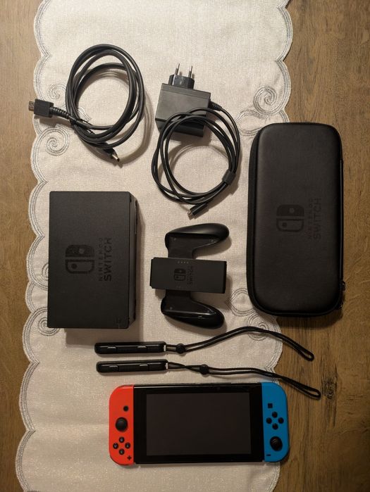 Nintendo Switch z kartą SD 128 Gb
