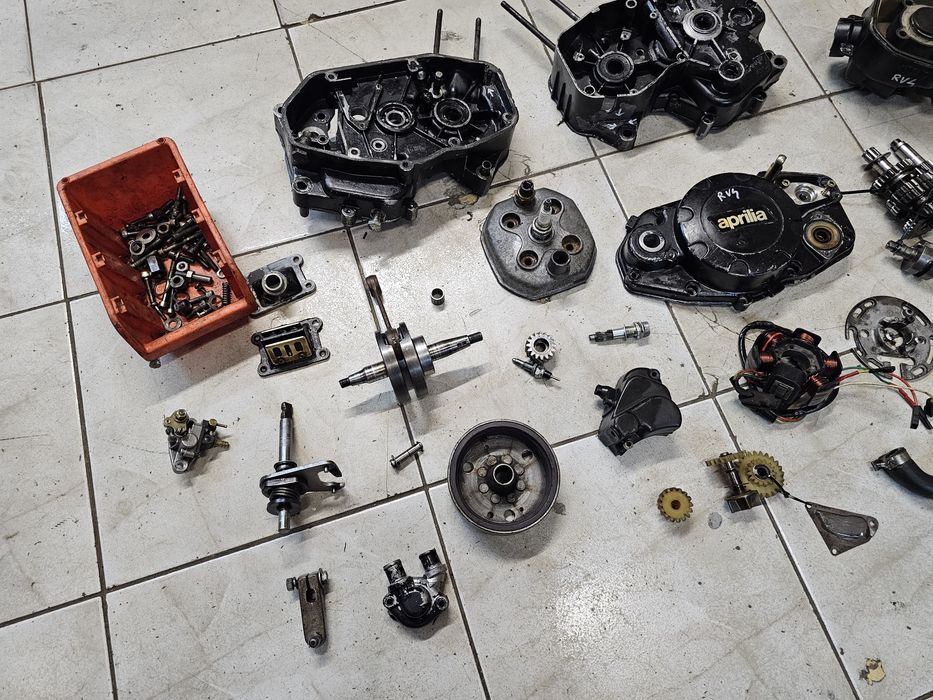Aprilia Minarelli rv4 silnik części Tuareg skrzynia kapa wał cylinder