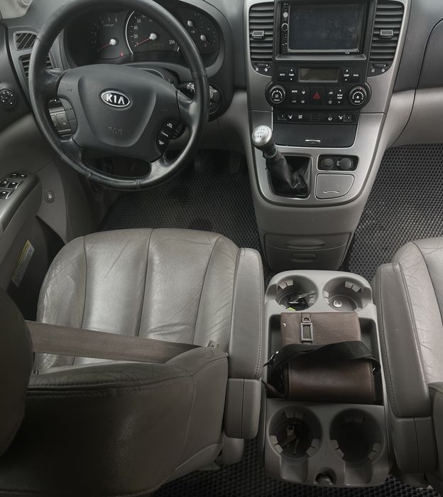 Kia carnival 2006p