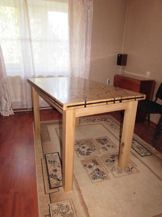 Стол, дуб + эпоксидная смола.