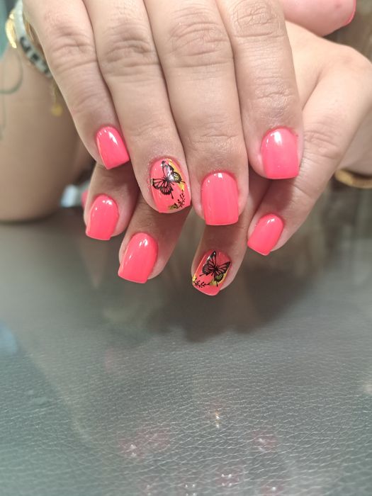 Extension de unhas promo 30€ plus sobrancelha gratis