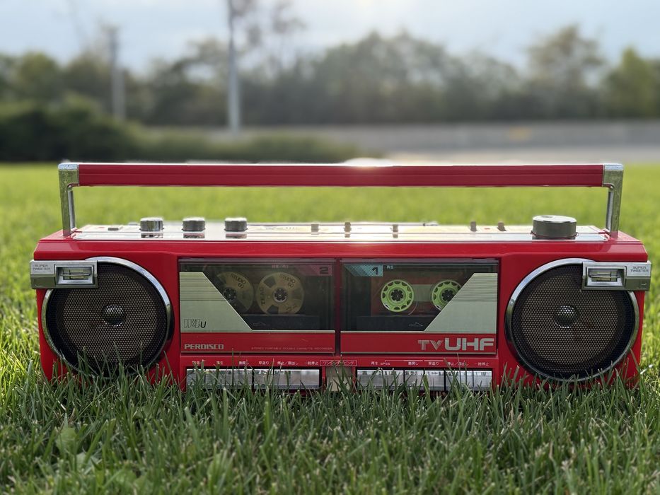 Продам  магнитолу HITACHI W4U