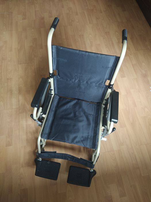 Cadeira de Rodas Dobrável + Almofada