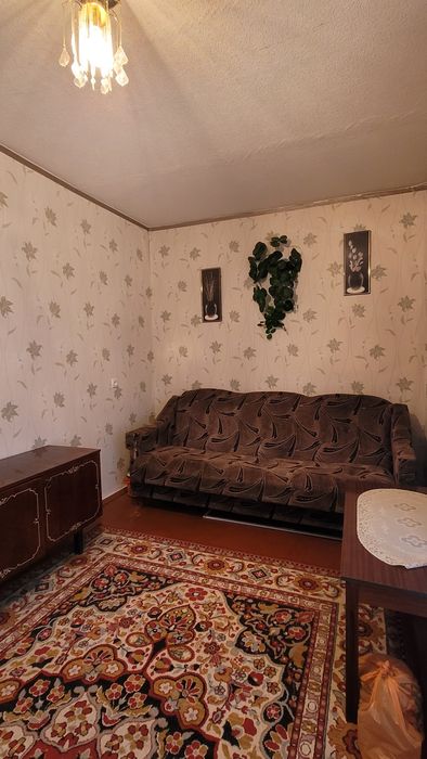 Продам 2-во кімнатну. Ворошилівка.