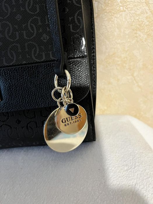 сумочка кросбоді Guess