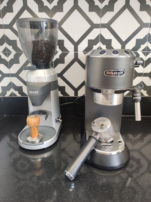 Maquina de café + moinho externo