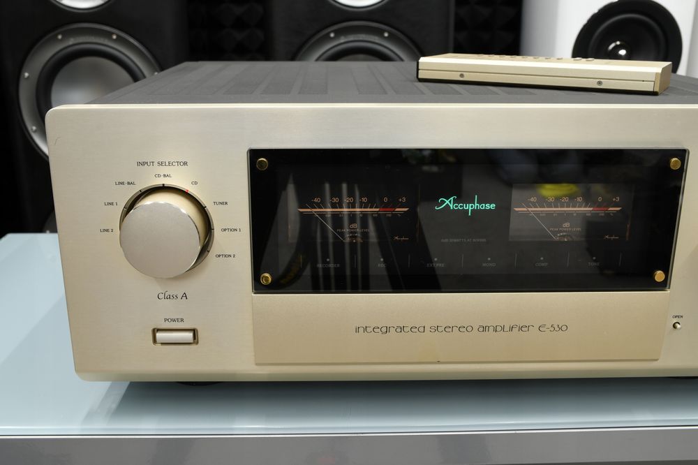 Zadbany wzmacniacz stereo Stereo Accuphase E-530 w świetnym stanie!