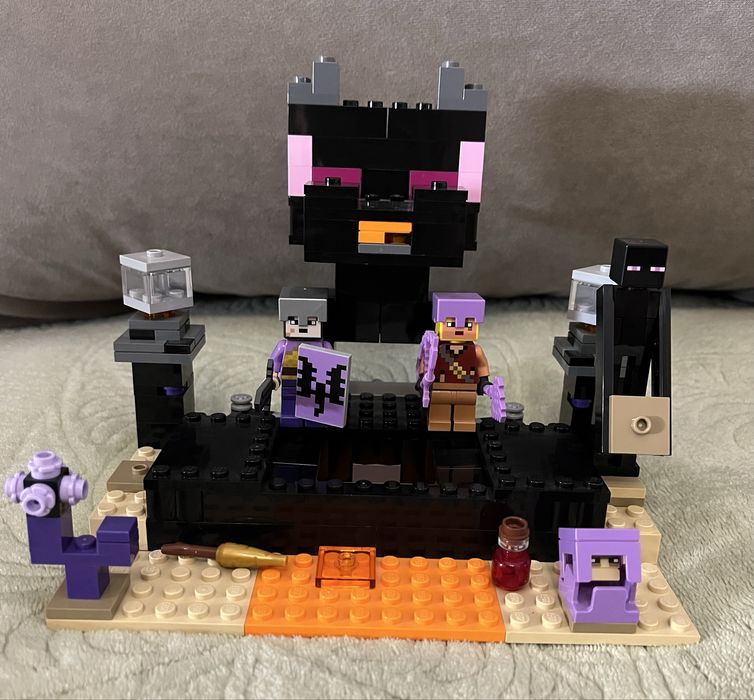 LEGO Minecraft Кінцева арена (21242)