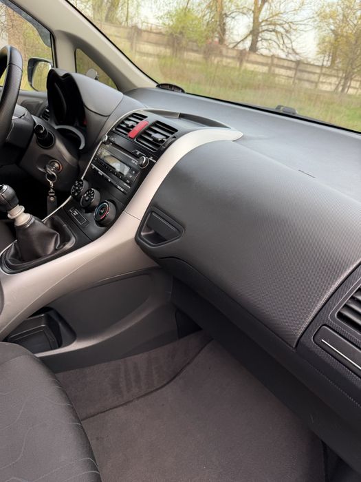 Тоyota Auris 2010 рік