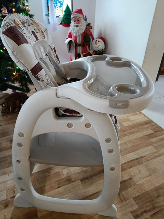 Krzesełko do karmienia Caretero