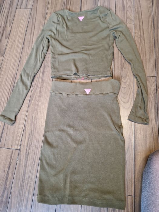 Zjawiskowy komplet dzianinowy guess s