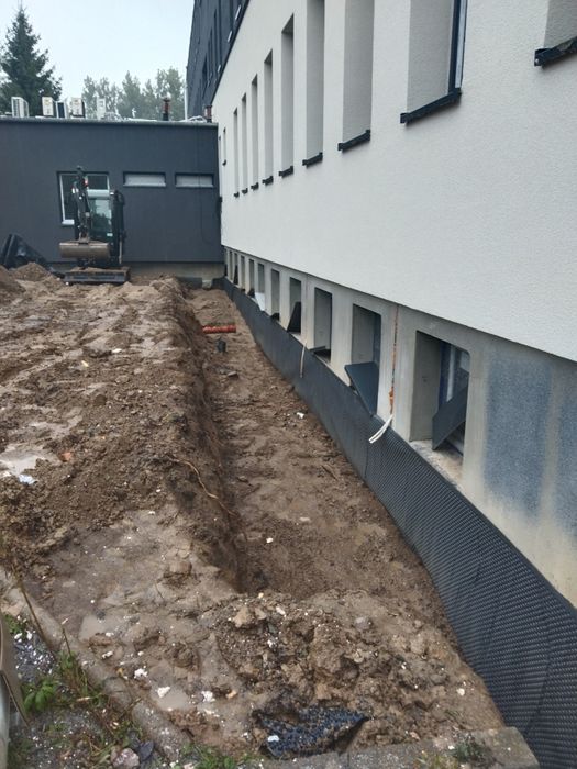 Usługi MINIKOPARKĄ i wywrotką do 3.5 T.