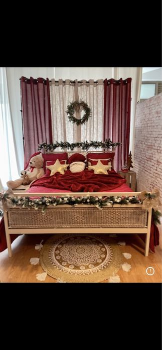 Cama em ferro e palhinha