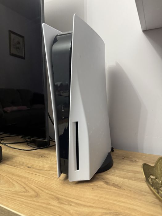 Sony PlayStation 5 з дисководом, 825 Gb, два джойстики та диск
