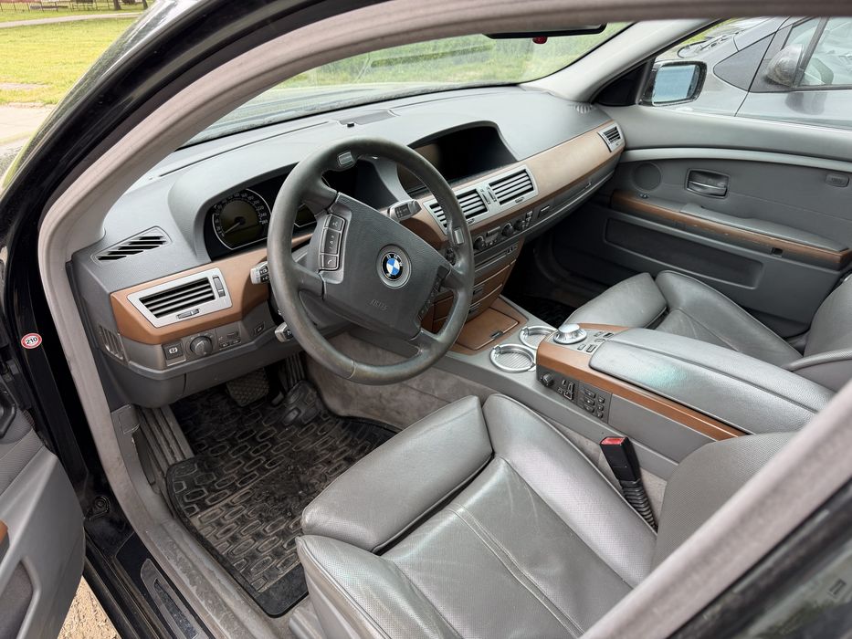 BMW 745 Lift 4.4