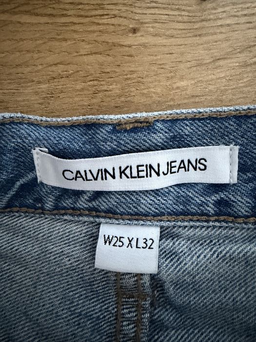 Świetne spodnie Calvin Klein prosta nogawka roz W25xL32