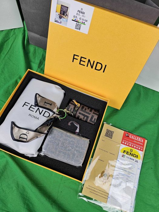 Komplet Torebka portfel damska Fendi torba biznesowa nowość kuferek