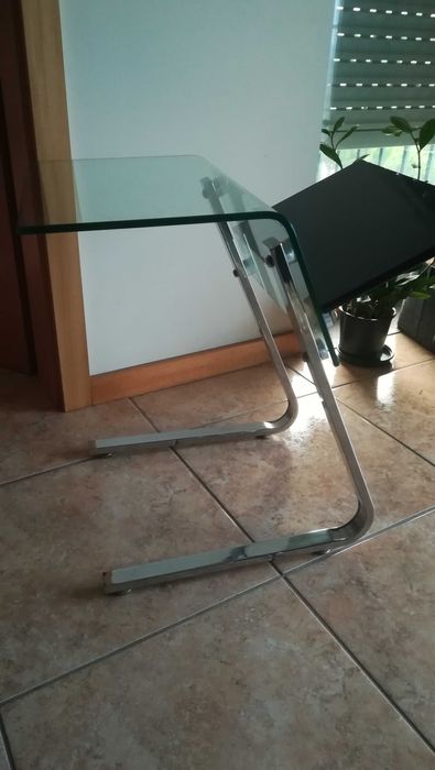 Mesa de apoio para portátil em vidro