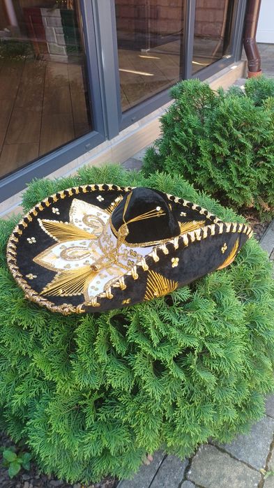 Продається велика самбреро