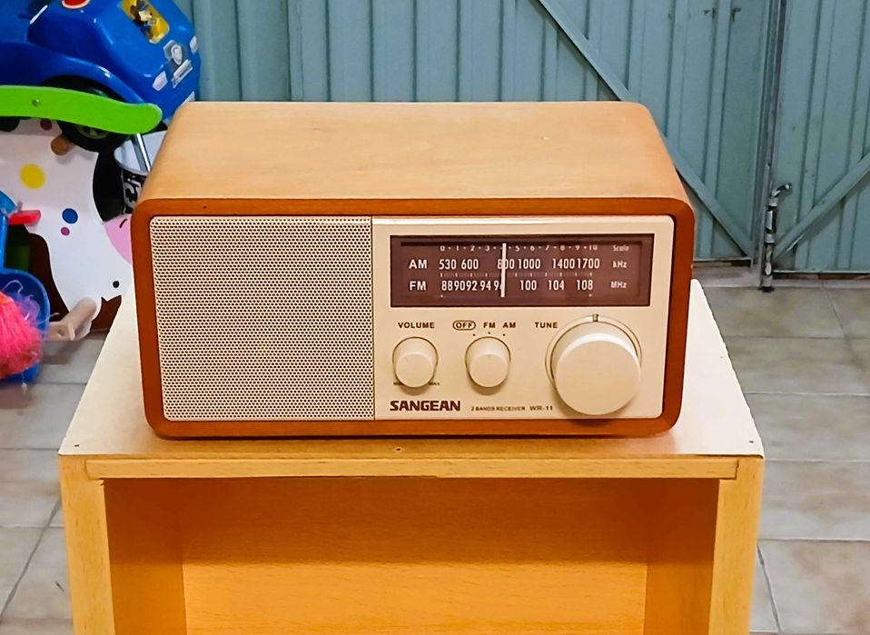 Rádio de mesa Sangean WR-11