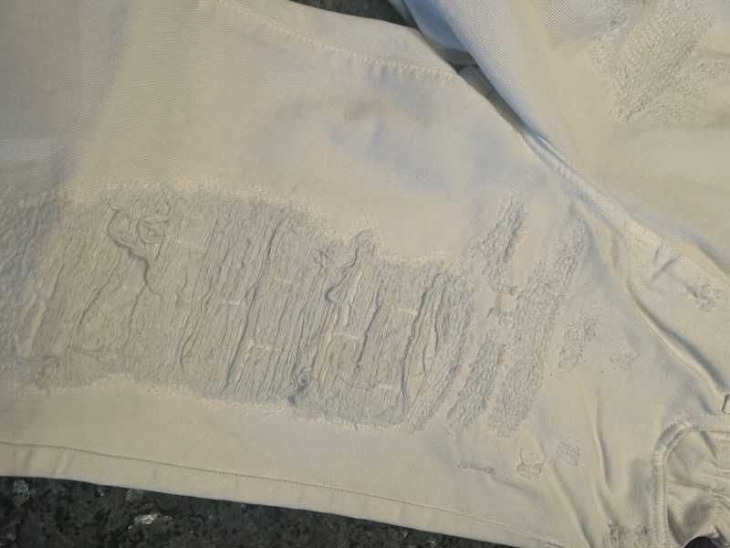 Świetny model spodni jeans Pinko  r.25
