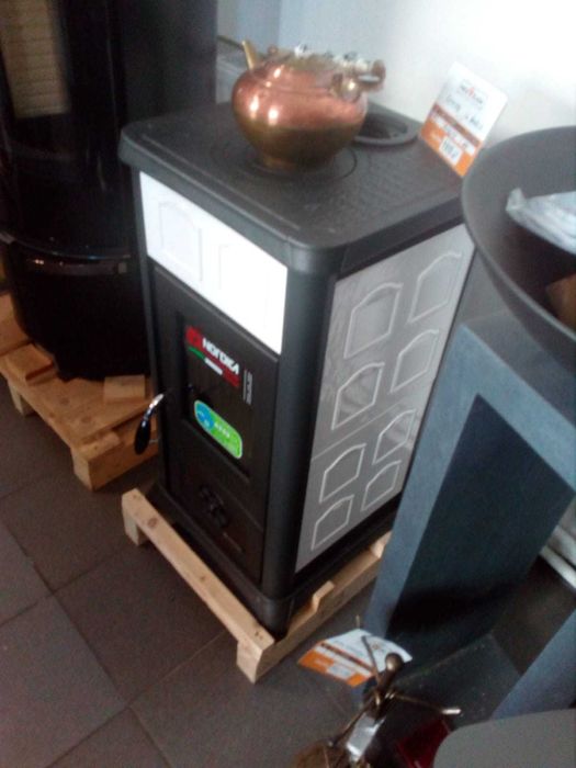 Gemma La Nordica piec żeliwny z płytą grzewczą i fajerką