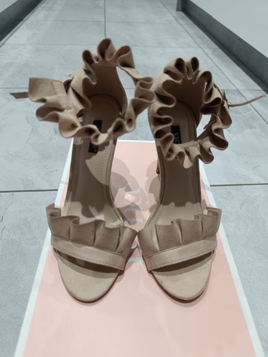 Buty sandały damskie zamszowe beżowe Vices r35