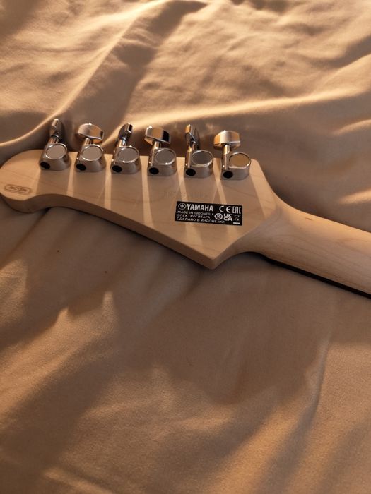 Guitarra elétrica Yamaha Pacifica 120 H