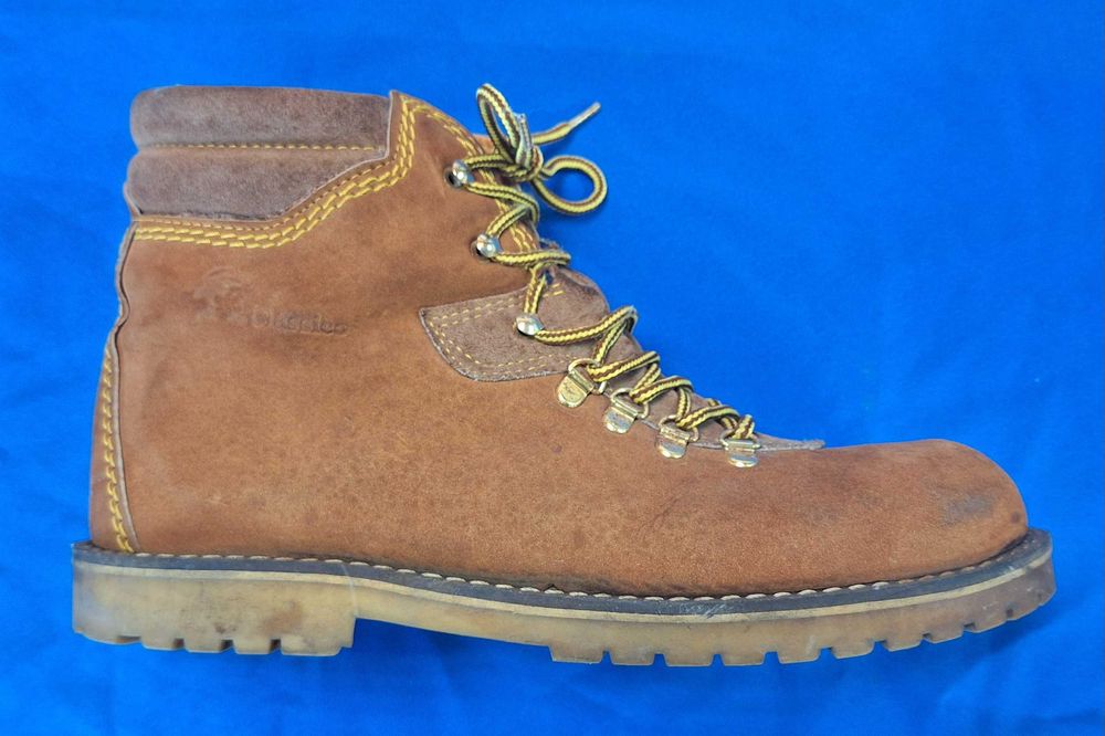 Botas em Pele Castanha