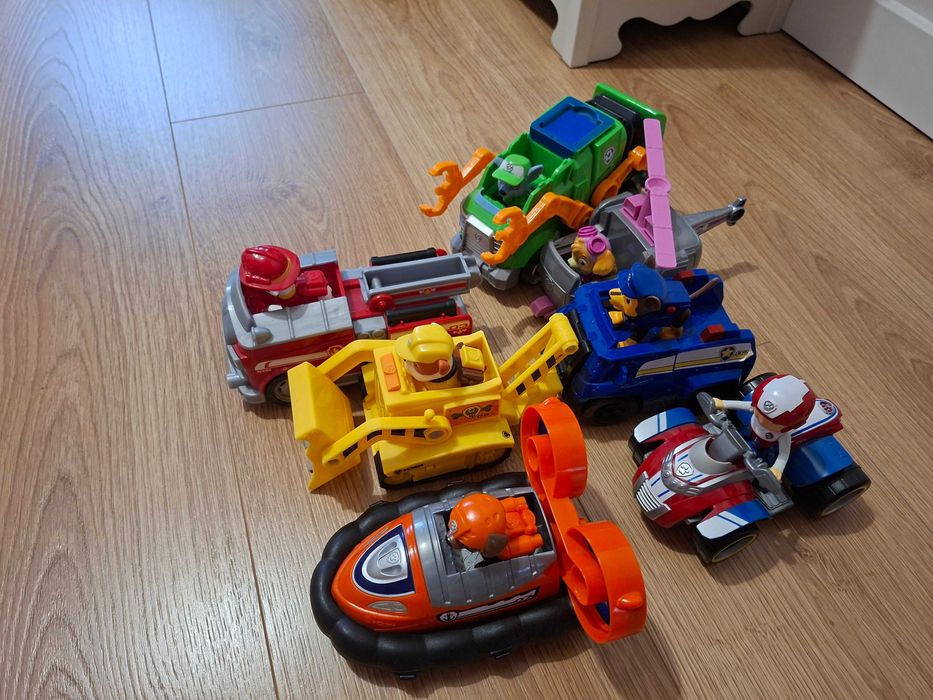 Baza Psiego Patrolu z pieskami