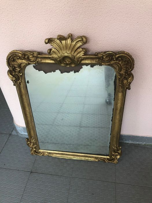 Espelho século XIX em talha dourada