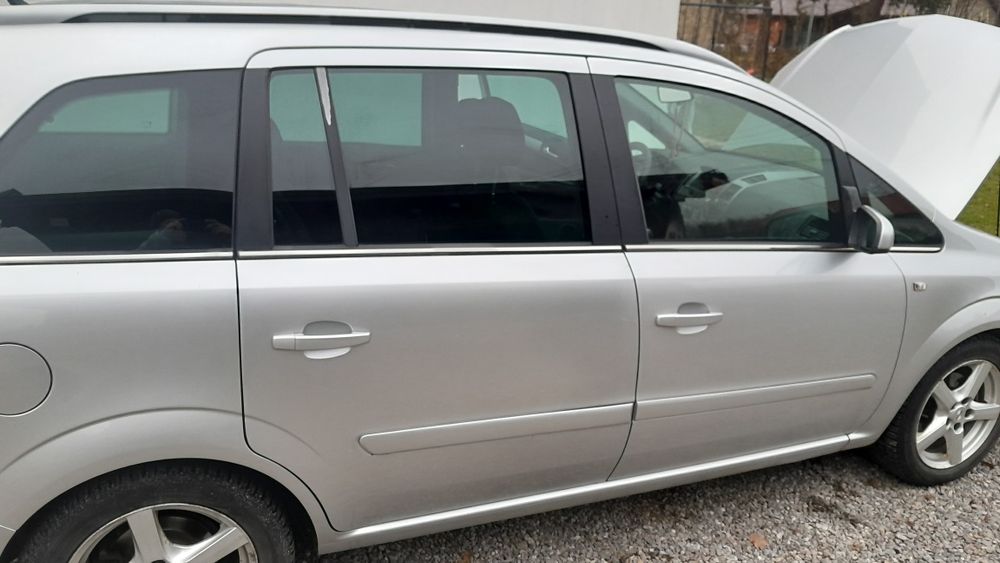 Opel Zafira b 1.6 benzyna 7osobowy
