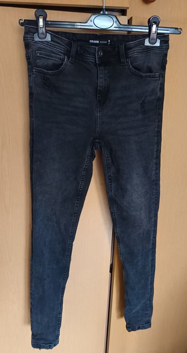 Sprzedam śliczne jeansy "S" - CROPP