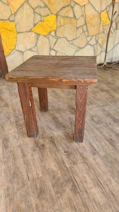 Стіл деревяний  індивідуальне виготовлення.