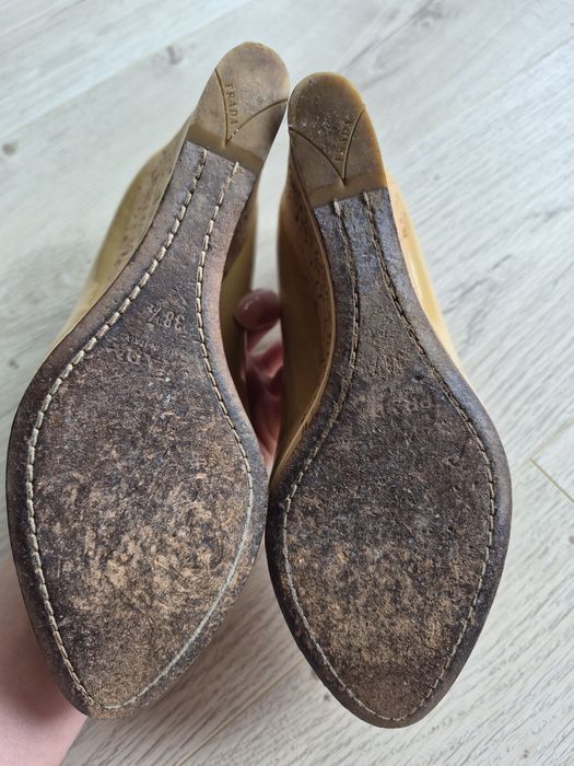 Prada Milano, peep toe, lakierowane czółenka, korkowa koturna rozm 38,5