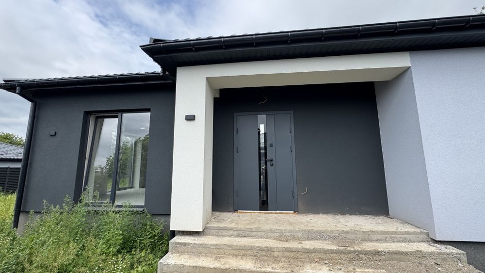 Одно поверховий чистовий будинок, підвал, гараж! Топова еколокація!