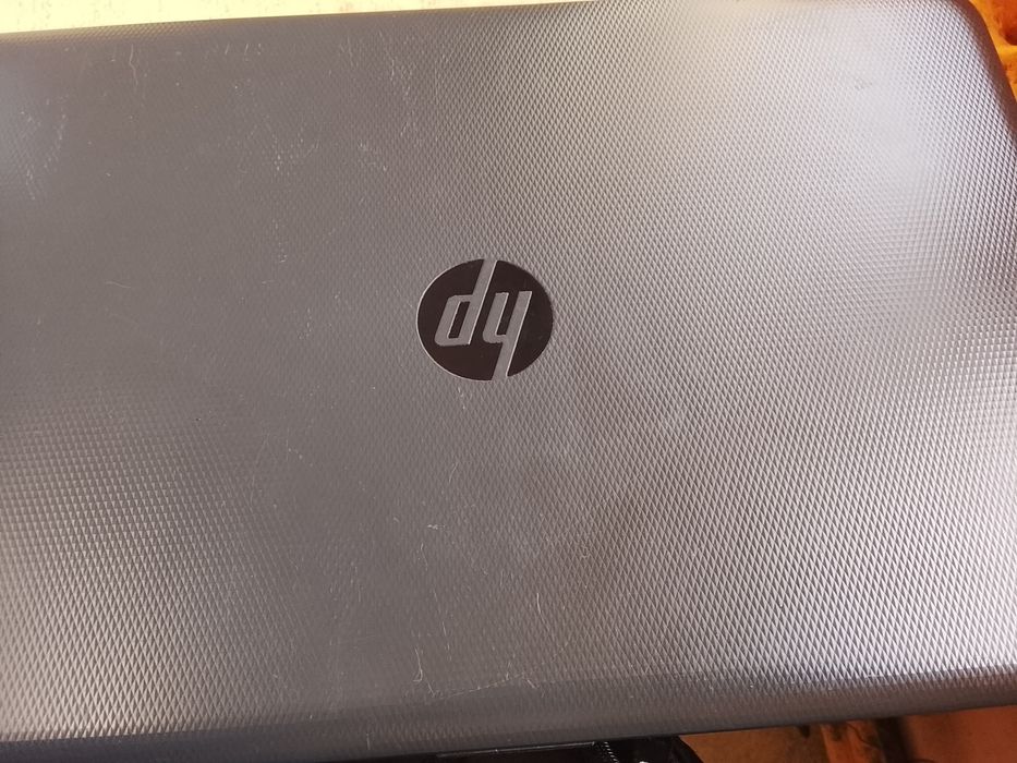 Laptop HP plus torba