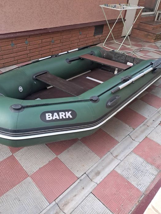 Продам моторний човен BARK + мотор 6 к.с.