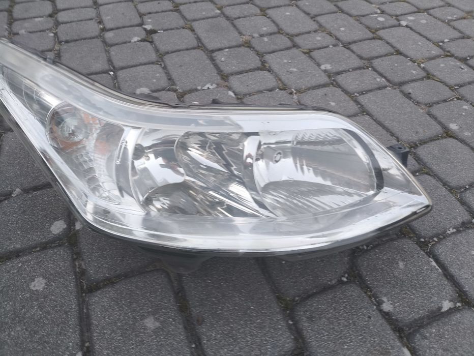 Lampa prawa przednia do Citroena C 4