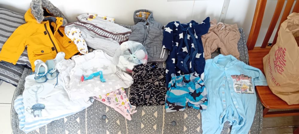 Lote roupa bebé 3-6 meses - 39 peças